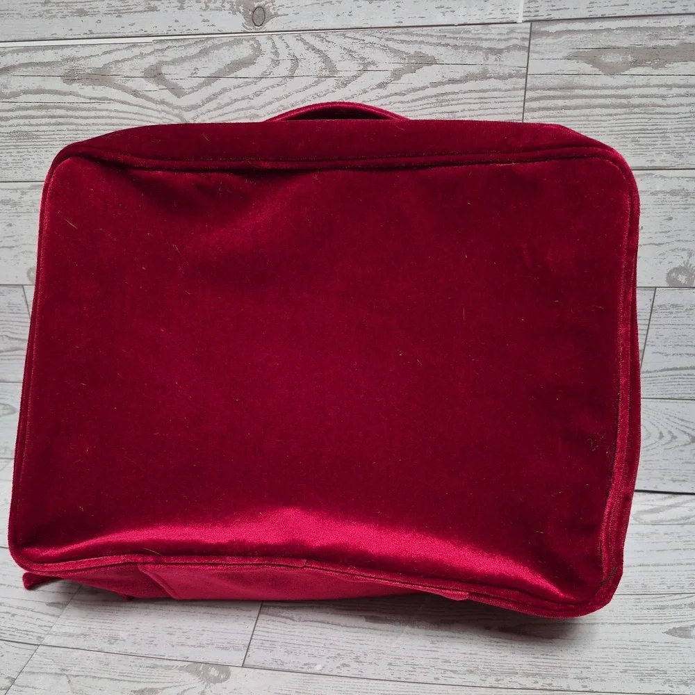 Estee Lauder Make-up Bag Limited Edition ~Red Velvet~ with Handle train case